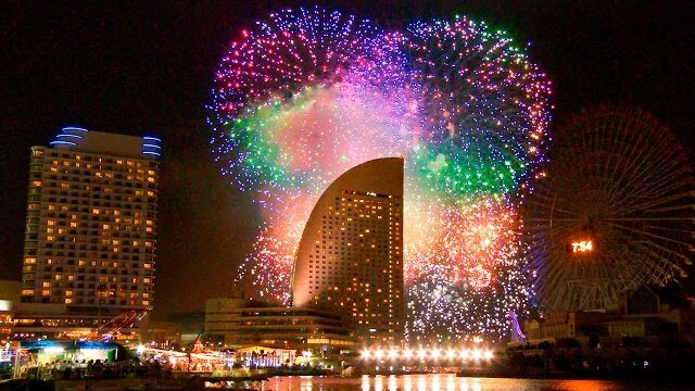 神奈川の人気花火大会ランキングBEST13！屋台や穴場、打ち上げ場所と有料席を確認